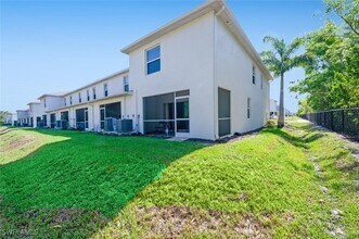 15201 Wildflower Cir in Naples, FL - Foto de edificio - Building Photo