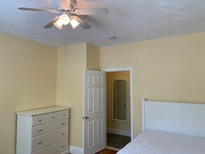 55 Thatcher St in Brookline, MA - Foto de edificio - Building Photo