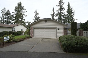 183 Fairway Dr in Sequim, WA - Building Photo