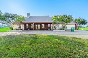 6840 FM424 in Cross Roads, TX - Building Photo