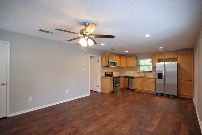 344 McCartney Blvd in Canyon Lake, TX - Foto de edificio - Building Photo