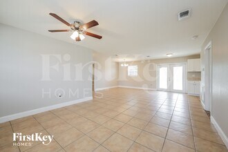 2326 Barcelona Ave in Ft. Myers, FL - Foto de edificio - Building Photo