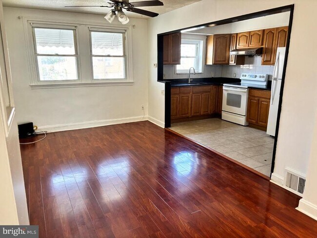 6034 Hasbrook Ave in Philadelphia, PA - Building Photo - Building Photo