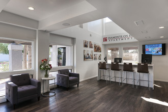 Diamonte on Bell in Phoenix, AZ - Building Photo - Building Photo