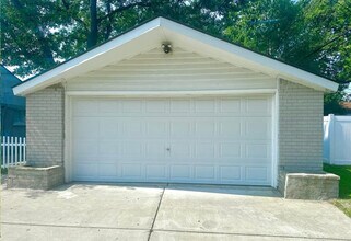 3461 Michael Ave in Warren, MI - Building Photo - Building Photo