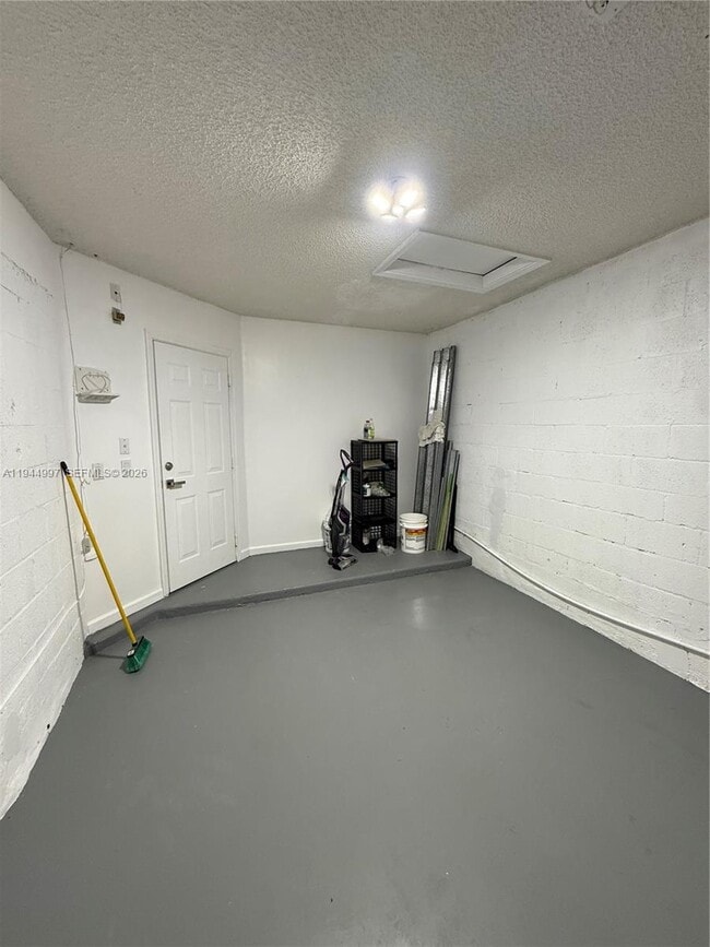 973 Imperial Lake Rd in West Palm Beach, FL - Building Photo - Building Photo