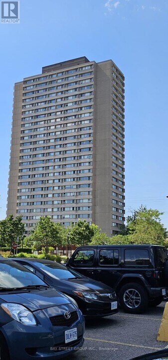 735-1735 Don Mills Rd. in Toronto, ON - Building Photo