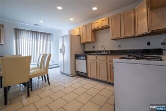 65 2nd St in Cliffside Park, NJ - Building Photo - Building Photo