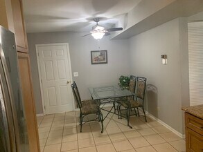 880 Springhill Cir in Naperville, IL - Building Photo - Building Photo