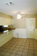2724 St Edwards Cir in Austin, TX - Foto de edificio - Building Photo