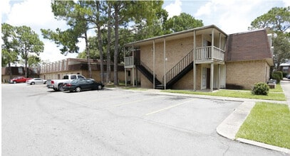 Broadmoor Plantation Apartments in Baton Rouge, LA - Foto de edificio - Building Photo