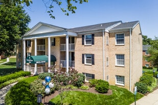 Springfield Square in Springfield, VA - Building Photo