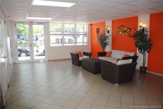 524 Washington Ave in Miami Beach, FL - Foto de edificio - Building Photo