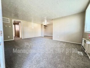 805 S Cheyenne St in Salt Lake City, UT - Building Photo - Building Photo