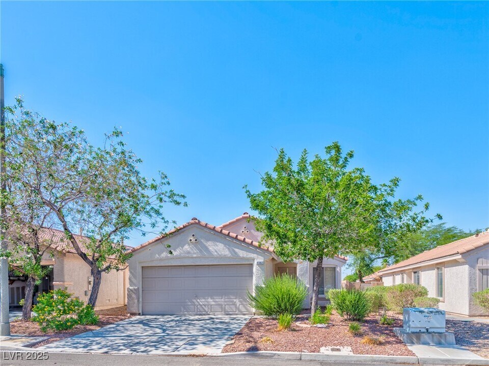 4982 Perrone Ave in Las Vegas, NV - Building Photo