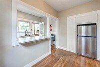 516 W Gray St photo'