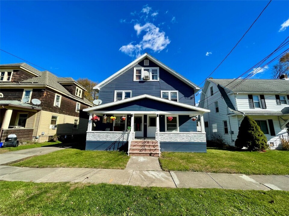 417 Adams Ave in Endicott, NY - Building Photo
