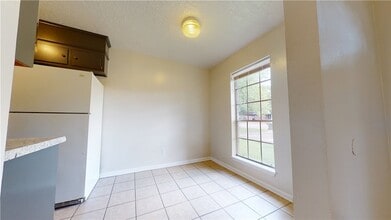 814 Concho Pl in College Station, TX - Foto de edificio - Building Photo