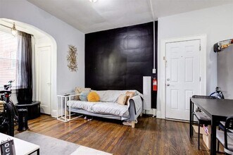 5 Lienau Pl-Unit -1R in Jersey City, NJ - Foto de edificio - Building Photo