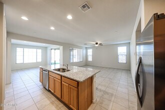 13438 W Copper Leaf Ln in Peoria, AZ - Building Photo - Building Photo