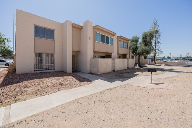 property at 3520 W Dunlap Ave