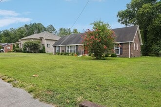 8024 Regency Dr in Nashville, TN - Building Photo - Building Photo