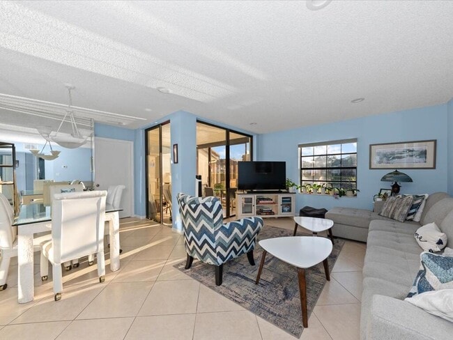 5415 Verona Dr in Boynton Beach, FL - Building Photo - Building Photo