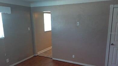 2543 38th Ave N in St. Petersburg, FL - Building Photo - Building Photo