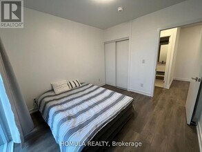 159 Wellesley St E in Toronto, ON - Building Photo - Building Photo