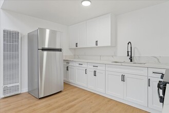 663 W 2nd St in Los Angeles, CA - Building Photo - Building Photo