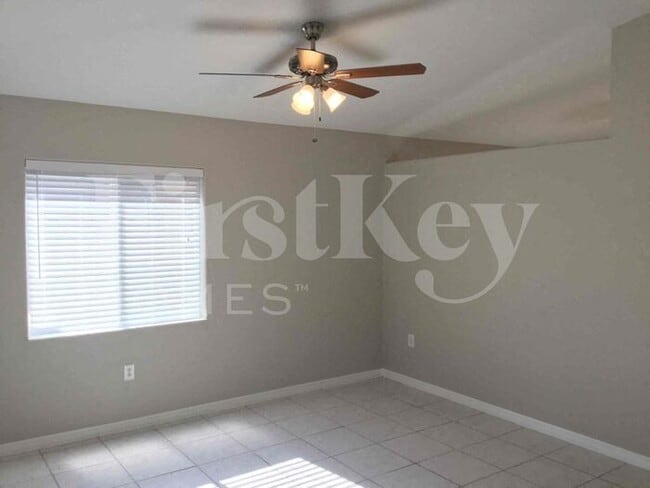 10036 NW 126th Terrace in Hialeah Gardens, FL - Building Photo - Building Photo
