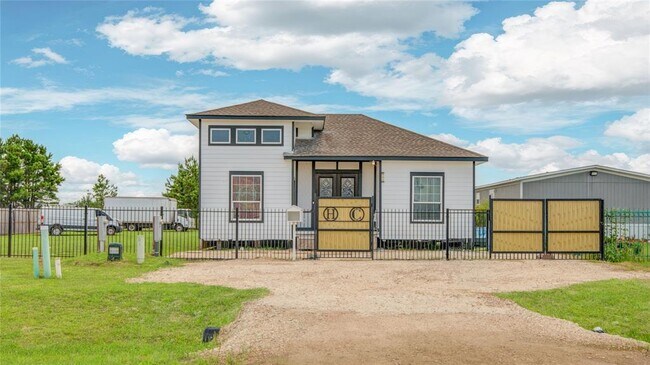 582 Rd 5707 in Cleveland, TX - Building Photo - Building Photo