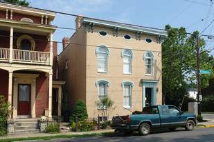 371 N Limestone Apartments