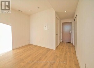 215 Queen St W in Toronto, ON - Building Photo - Building Photo