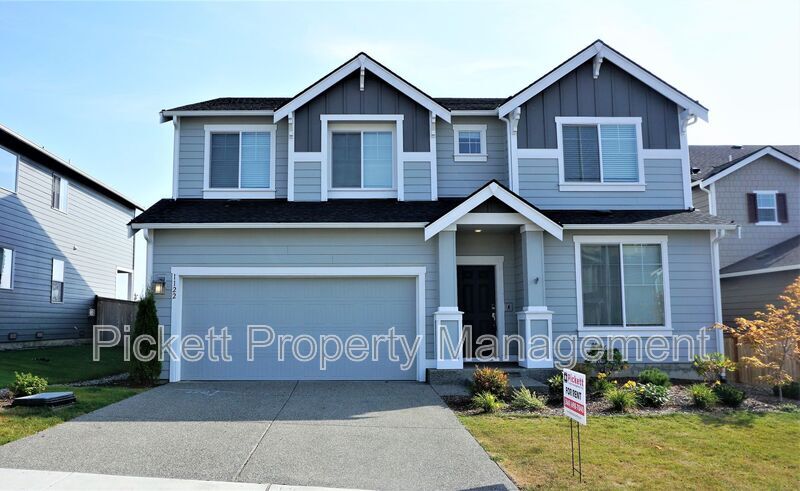 1122 Baker Hts Lp in Bremerton, WA - Building Photo