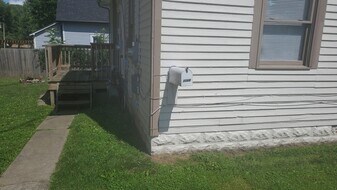 106 E Main St in Mooresville, IN - Building Photo