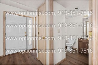114 Cambridge Meadows Dr in Belton, MO - Building Photo - Building Photo