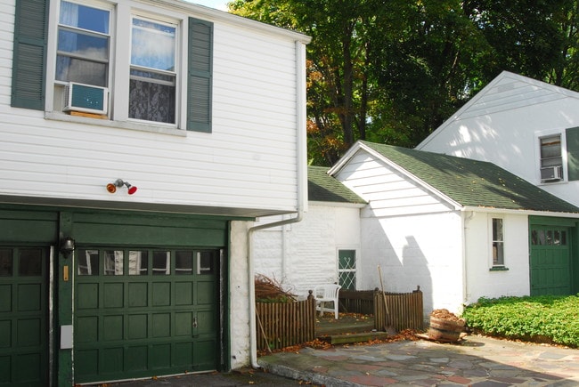 28-30 Brook St in Rockaway, NJ - Foto de edificio - Building Photo
