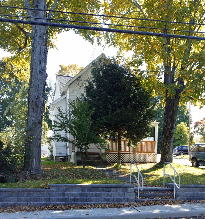 25 Seminary Hill Rd in Carmel, NY - Building Photo