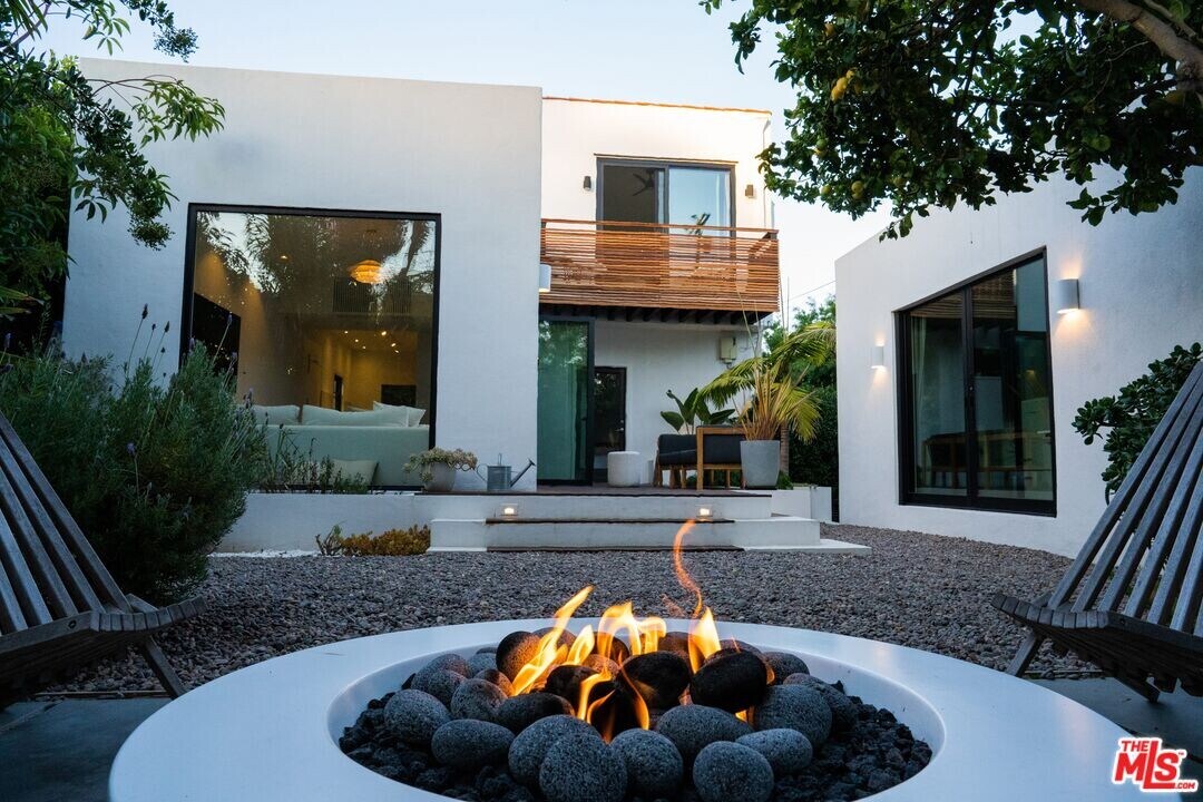 217 7th Ave in Los Angeles, CA - Building Photo