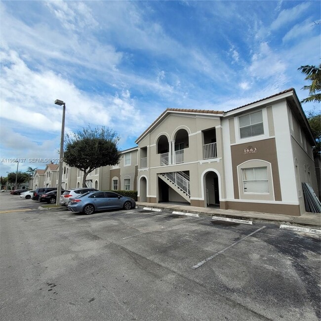 1663 SE 27th Dr in Homestead, FL - Building Photo - Building Photo