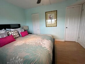 110 Royal Pk Dr in Oakland Park, FL - Building Photo - Building Photo