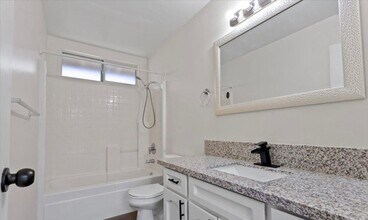 4303 Templeton St in Bakersfield, CA - Building Photo - Building Photo