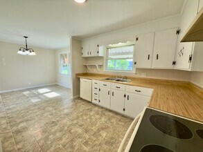 222 Yorktown Rd in Clarksville, TN - Building Photo - Building Photo