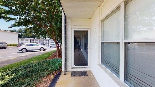 4009 Old Shell Rd in Mobile, AL - Building Photo - Building Photo