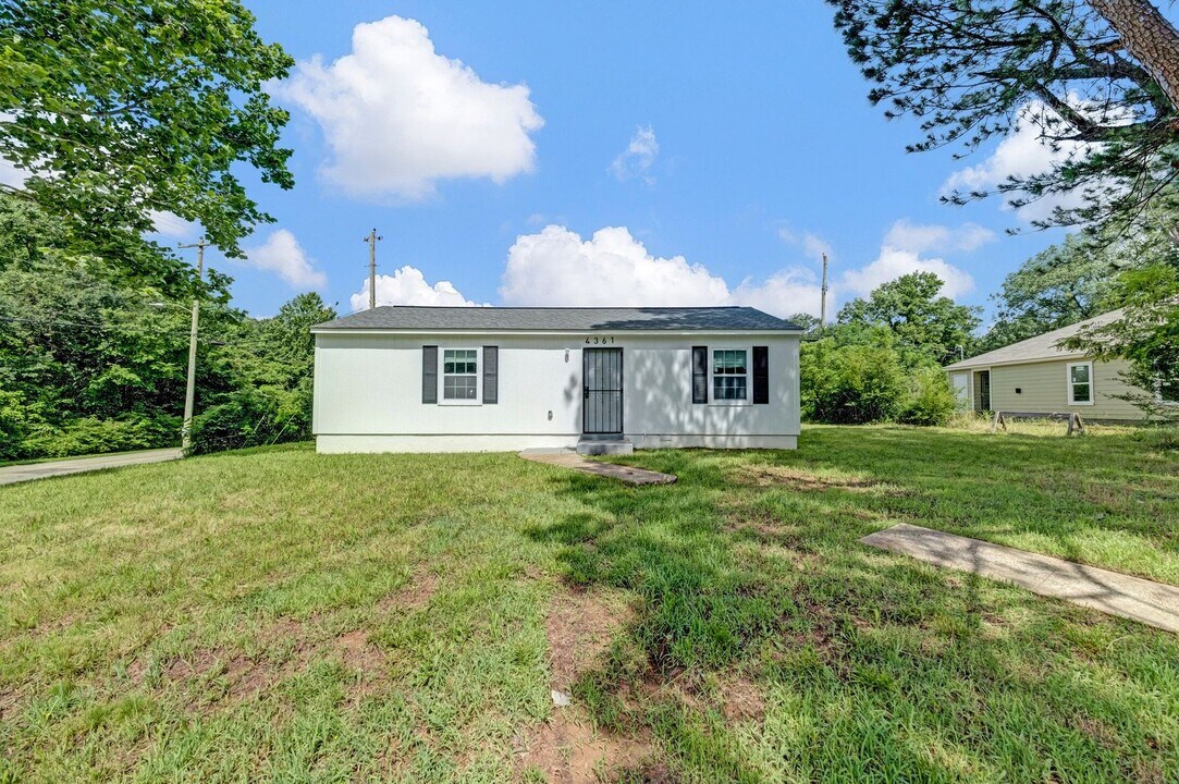 4361 Suncrest Dr in Memphis, TN - Building Photo