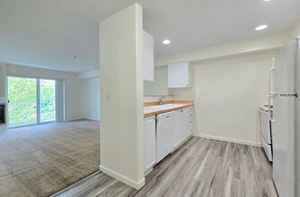 18621 Blueberry Ln-Unit -Unit A212 in Monroe, WA - Building Photo - Building Photo