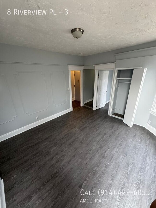 property at 8 Riverview Pl