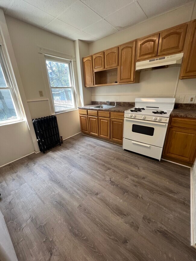 444 E 30th St Rentals in Paterson, NJ