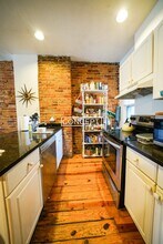 216 Hemenway St, Unit 1 in Boston, MA - Building Photo - Building Photo